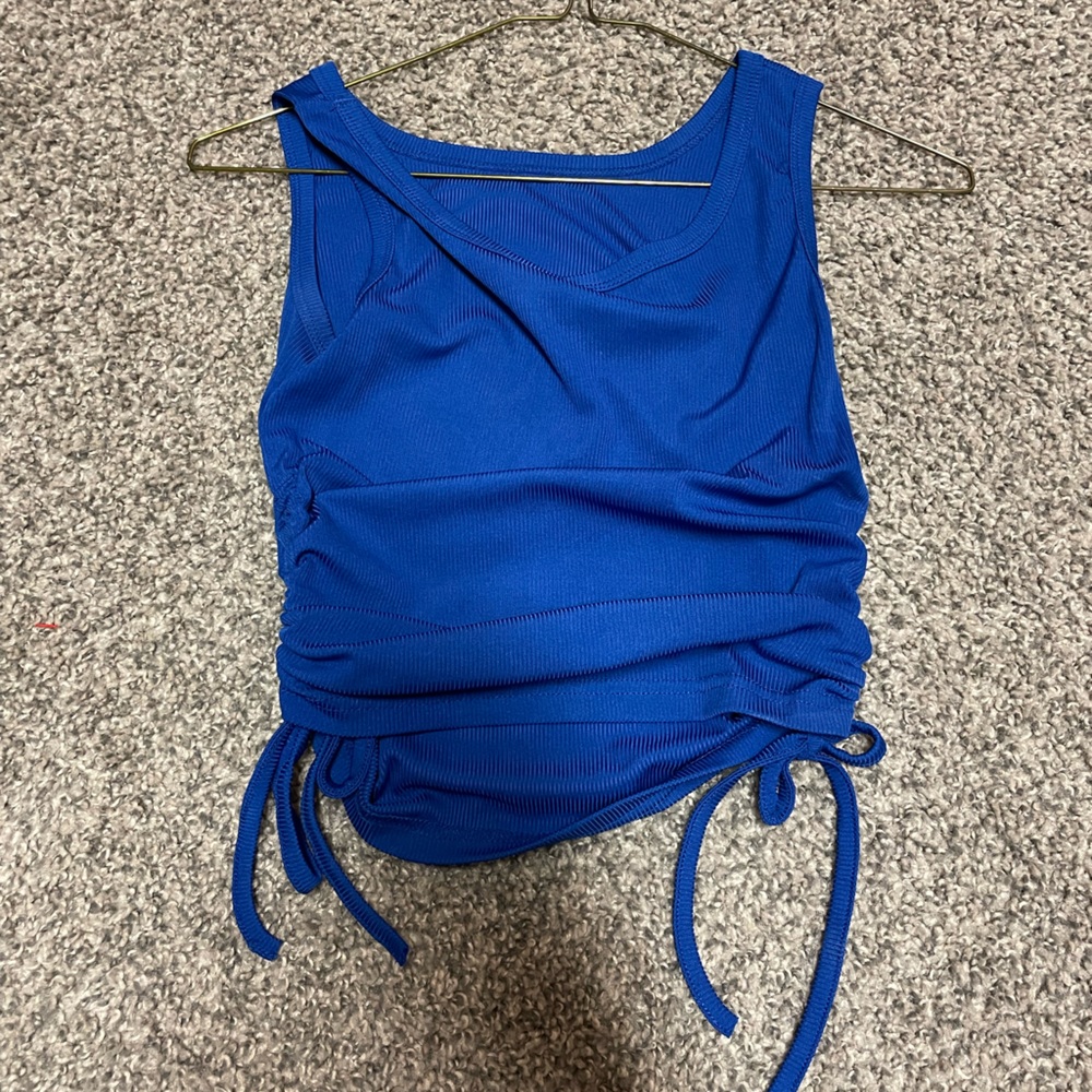 Blue cropped tank top